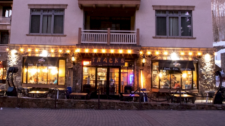 Tracks Café & Bar