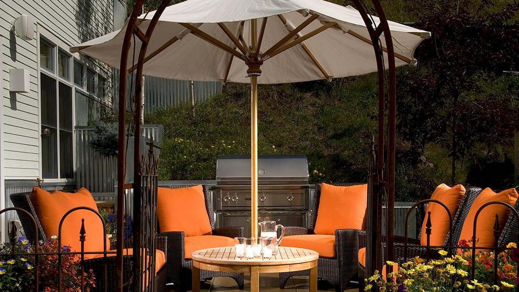 LuxWest Interiors