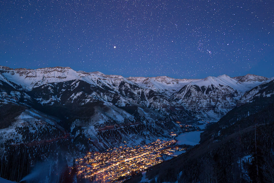 birds eye view of Telluride at night