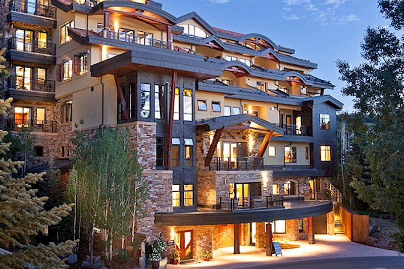 Save 25% This Summer at Lumiere By Dunton