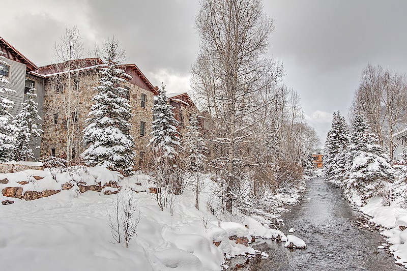 5th Night Free This Winter - Alpine Lodging
