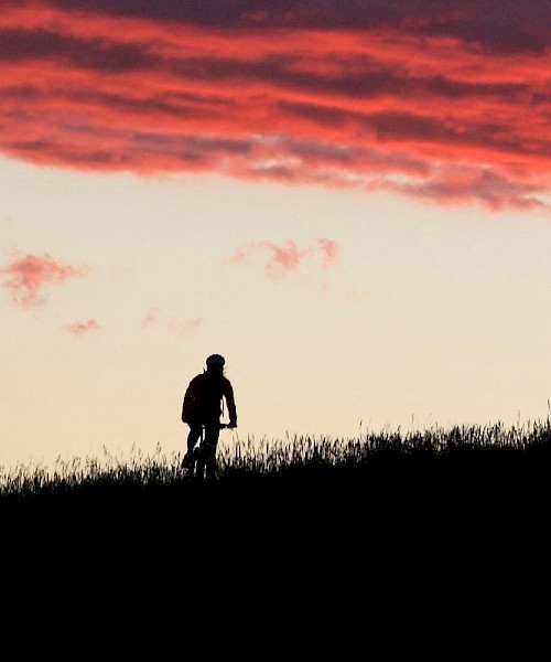 Biking1200X800